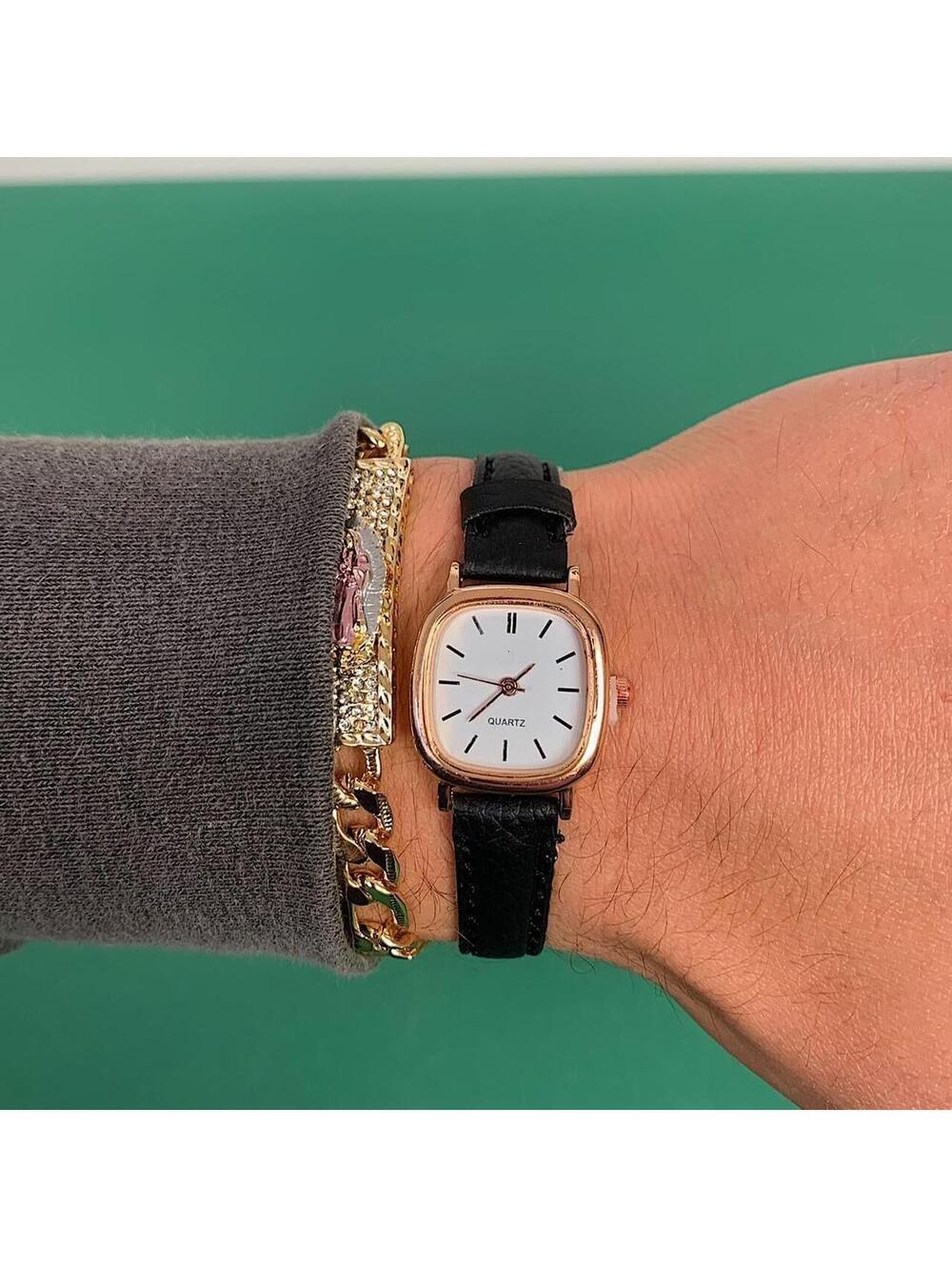 Essential Vintage Style Simple Black Watch. Works Well. Unisex. Magnet Band. $